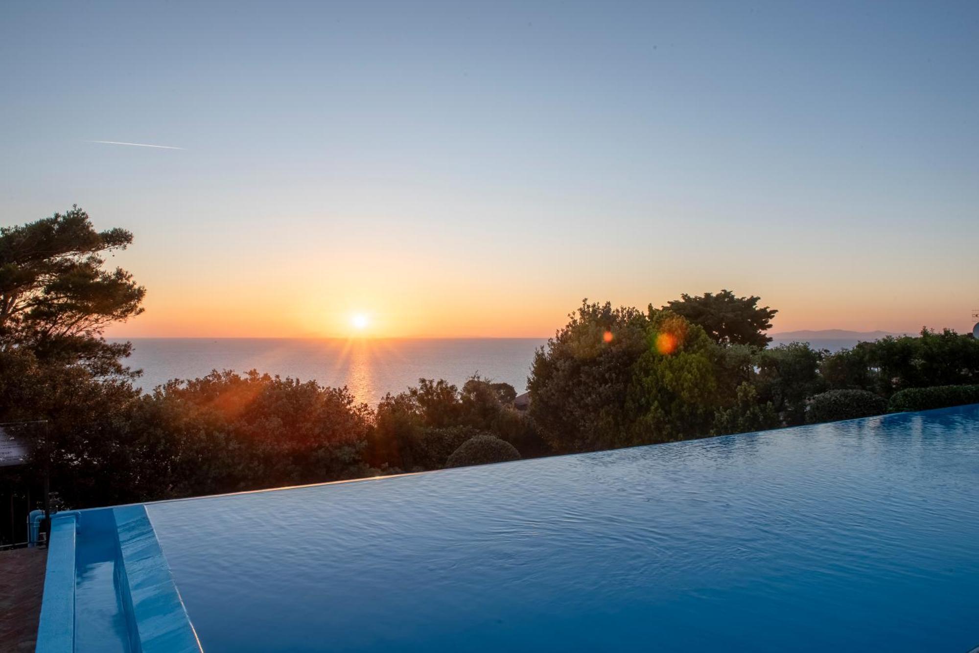 Boutique Hotel Torre Di Cala Piccola ปอร์โต ซานโต สเตฟาโน ภายนอก รูปภาพ
