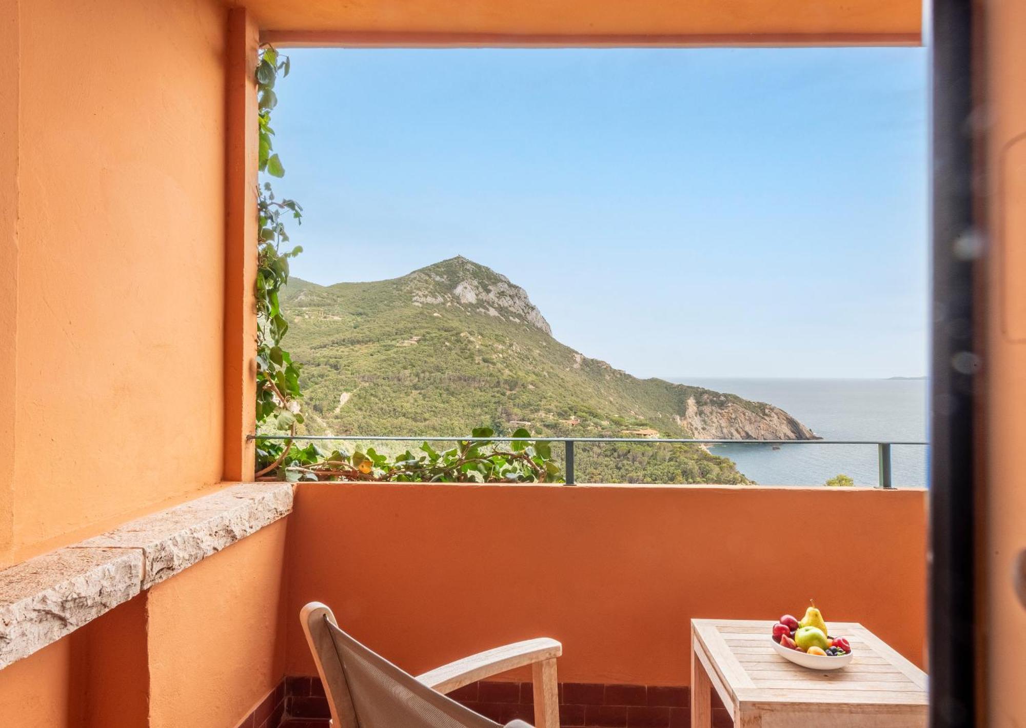 Boutique Hotel Torre Di Cala Piccola ปอร์โต ซานโต สเตฟาโน ภายนอก รูปภาพ